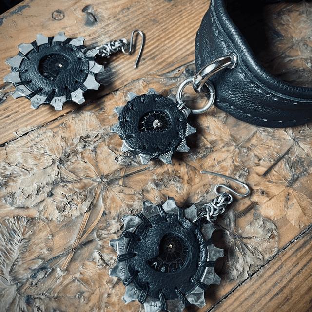 Parure black ammonites 